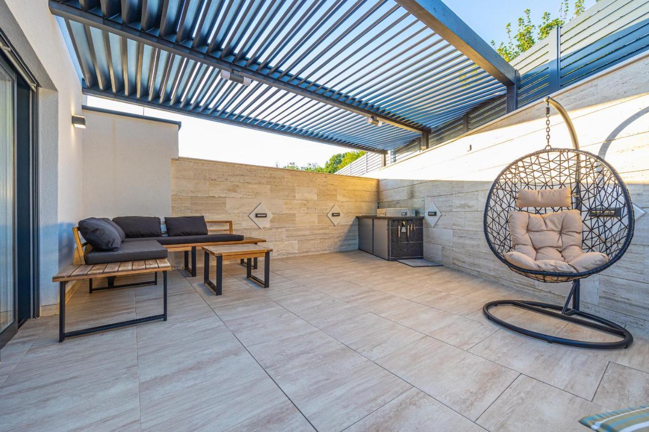 Villa Marassi With Heated Pool, Hot Tub And Sauna Crikvenica Ngoại thất bức ảnh